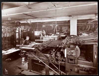 Una sala de prensa en la McCall Publishing Co., Nueva York, 1913 de Byron Company